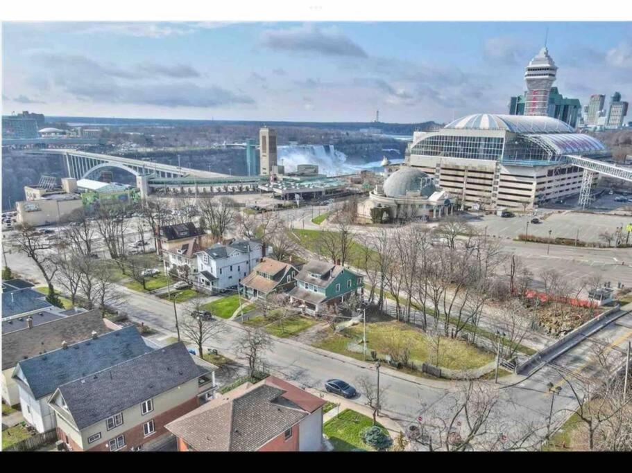 Two Bedrooms Unit With Jacuzzi And Great View Niagara Falls Exteriör bild