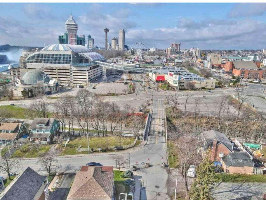 Two Bedrooms Unit With Jacuzzi And Great View Niagara Falls Exteriör bild